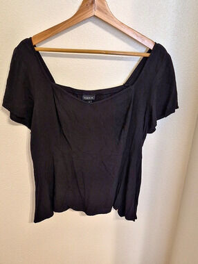 Torrid Black Short Sleeve Top Size 0 Like New